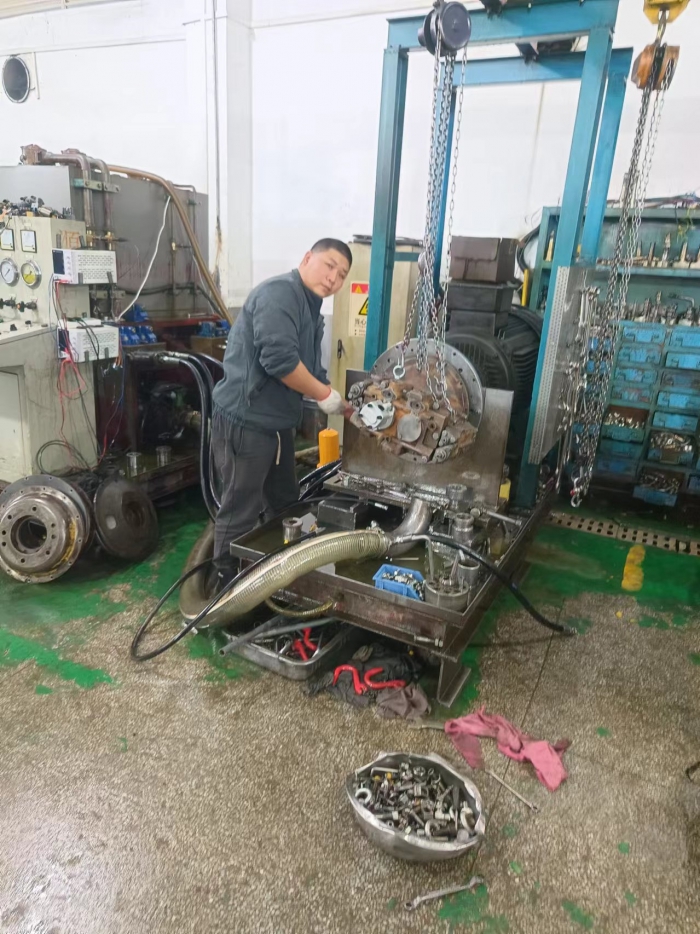 卡特液压泵维修测试现场 卡特液压泵维修测试现场