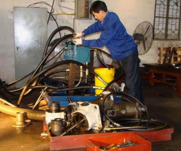 挖机泵马达维修试验台-高精度维修测试设备-就选广州伟晟